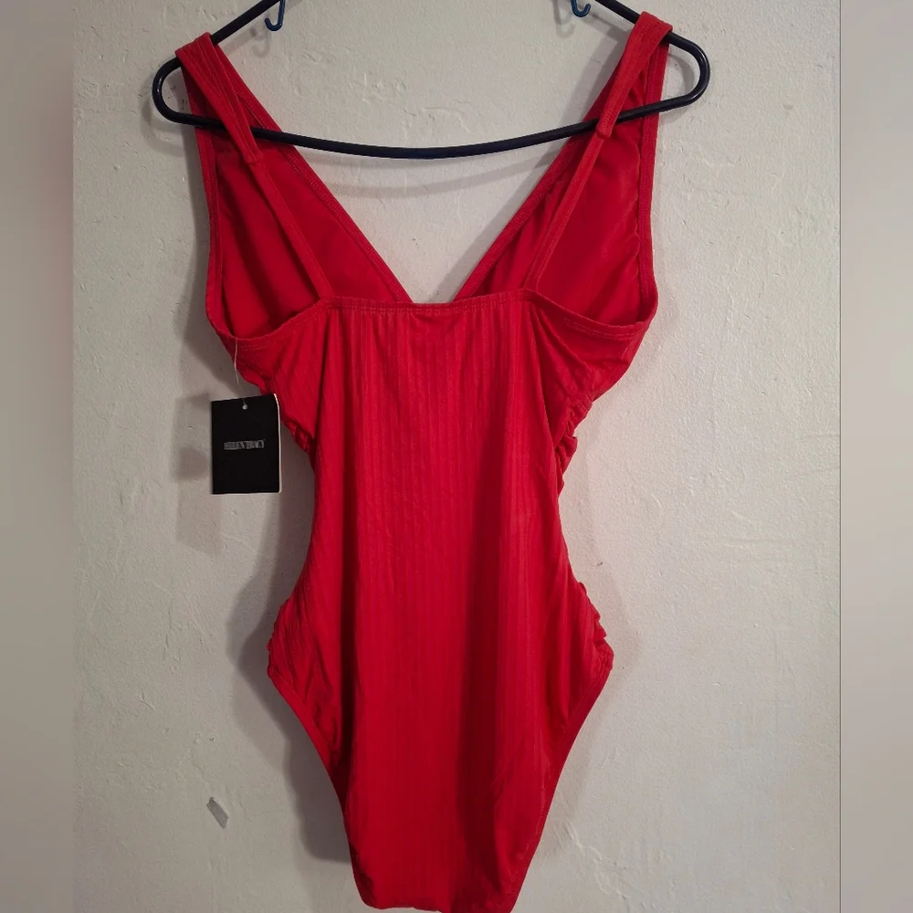 Ellen Tracy Vibrant Magenta Swimsuit Size 6.